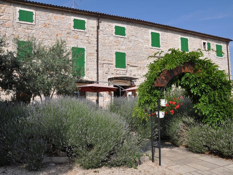 109C54D9BE01D6020FEADB6BC878001F