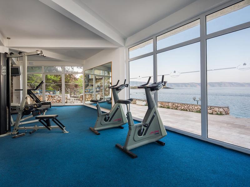 4375AD3D8561F589B1C9D3F9AC434A1C