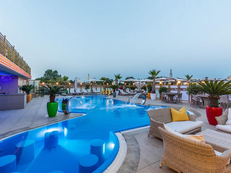 01B13B4E2195490E67826F124D678FBF