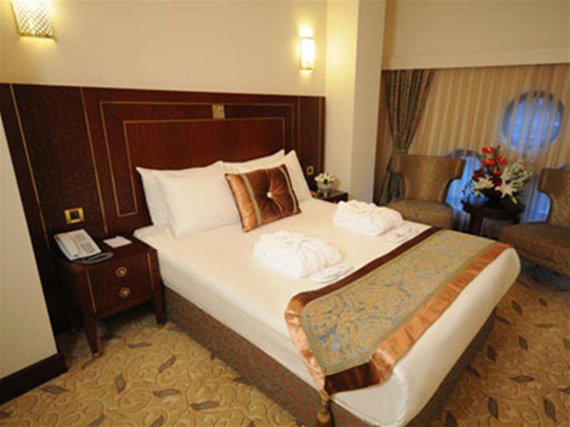 1D8F5F46E2E9C75208592461FEA5624A