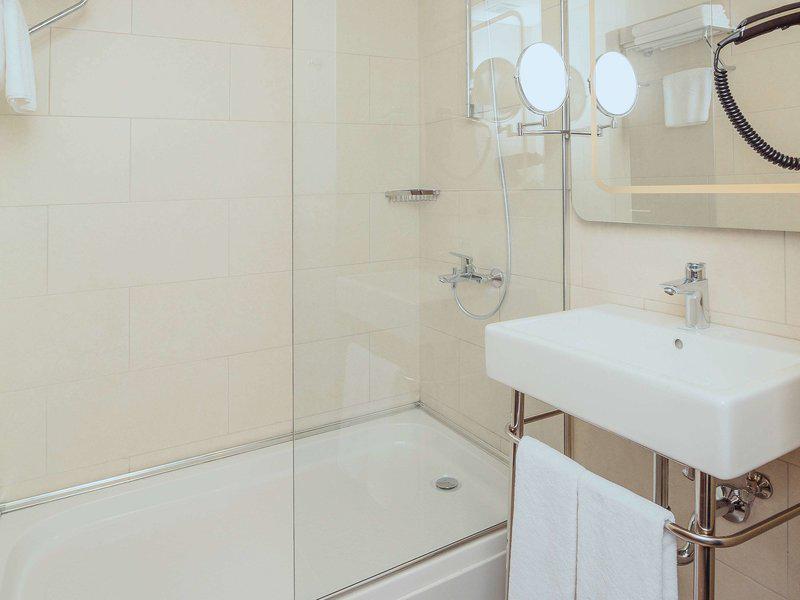 12686F65AB28D464BC39675B89EC9B7F