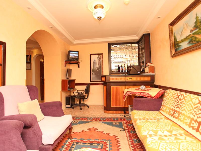 D67C08B5CD5BF2CBD7D39F9B142D111A