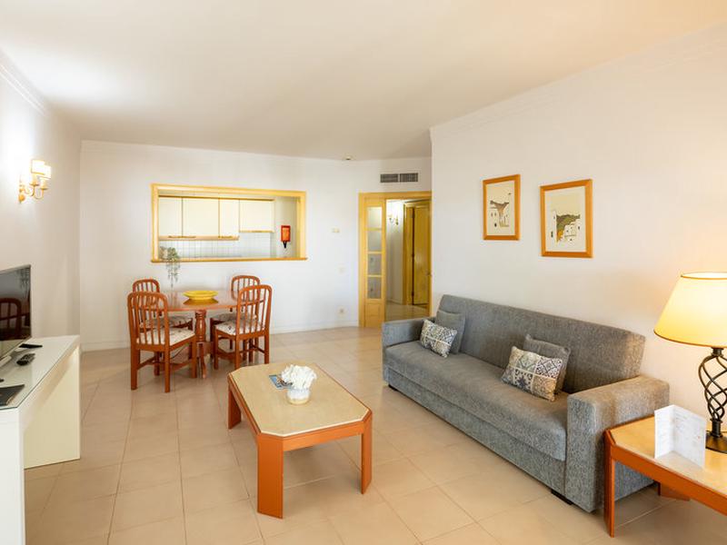 2AF834C71E54048D21E4A9476CC64493