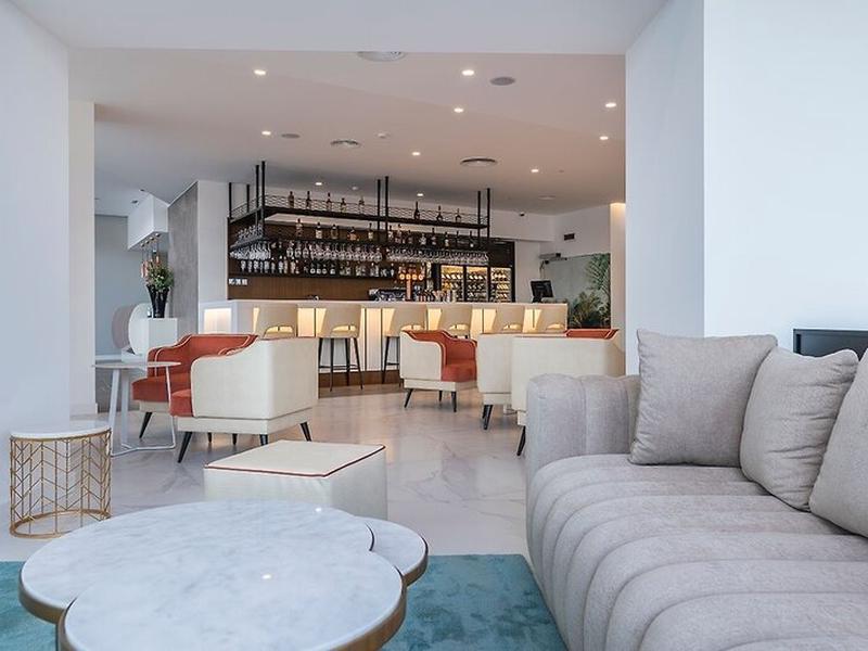 E1596F3CBF9AE33C17DC7B9A2001581C