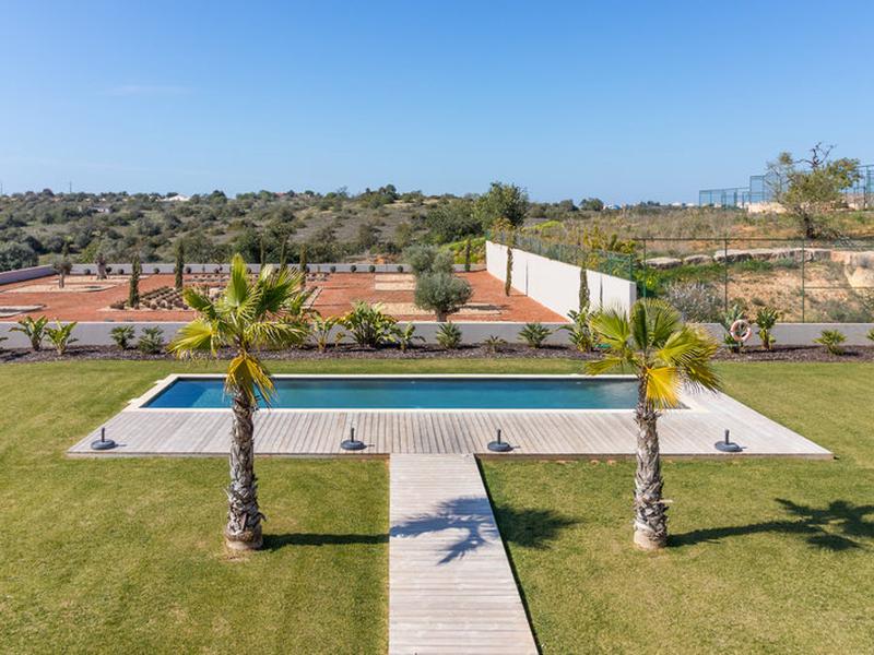 8E35D6885F17A489CB834A56FD76D33C