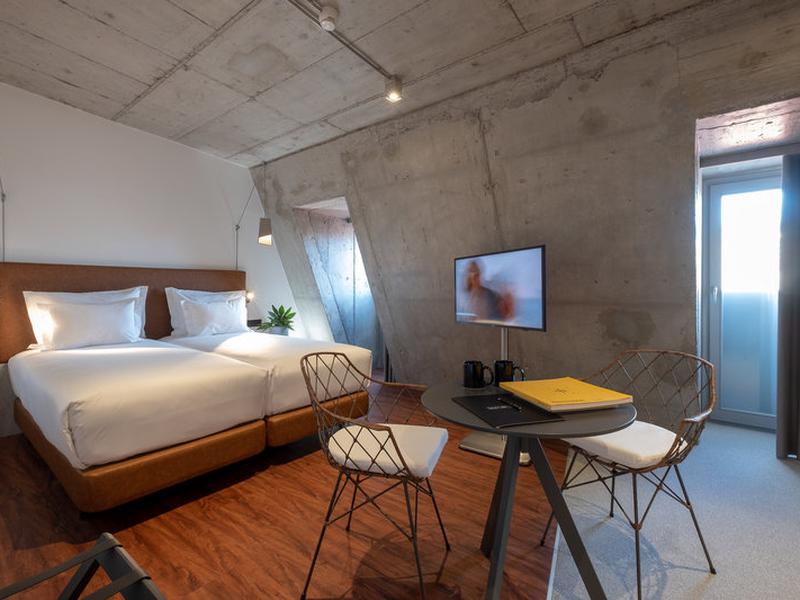 EEAA16D97A8D4A3BD407826553CF21BA