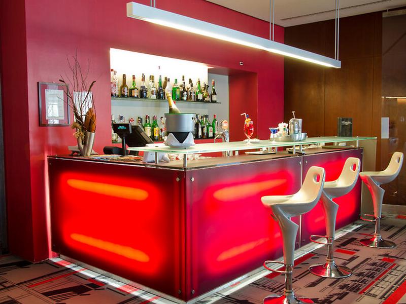 19CA335ADA4B4E1F72466B7F9BB60FF7