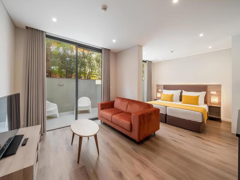 B9689A8589083F4A304B44AD40C8C85A