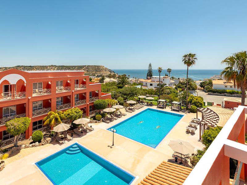 1BA3F46FF4E18292C53075B00E006BE8