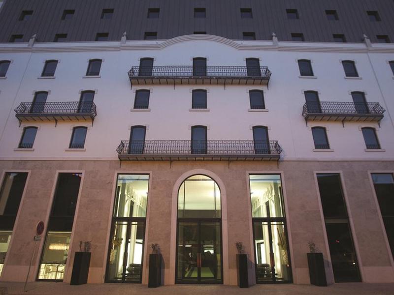 1A83FE70F9B1F2FFDE9960AC723FBA85