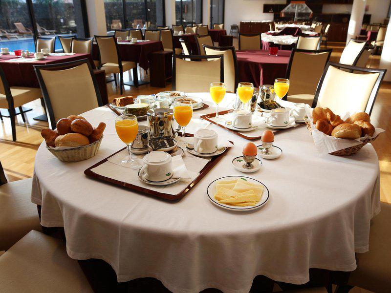 66D9AC3EC83C19214C5628774CE4C403