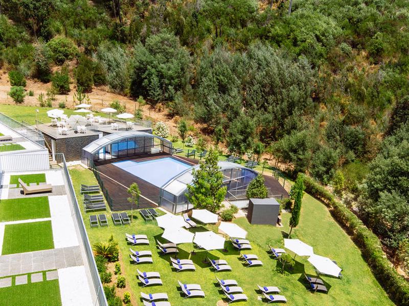 66AAC6A1F425D4F4120FFDBC00ACFB52