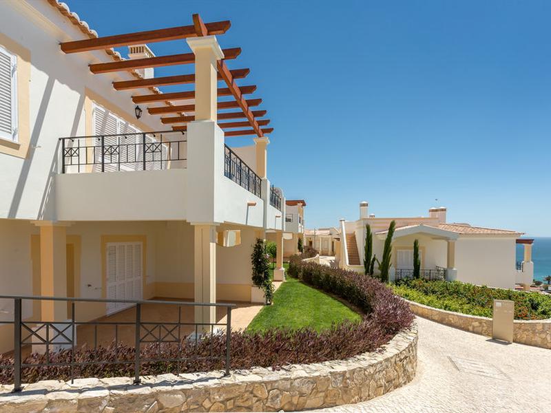 A552840E28F083C2165A42BB1A9F2259