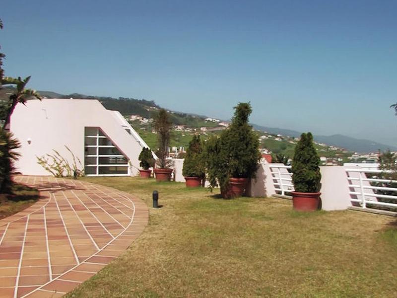 E325268916F948AF8F2098D4E3C066A8