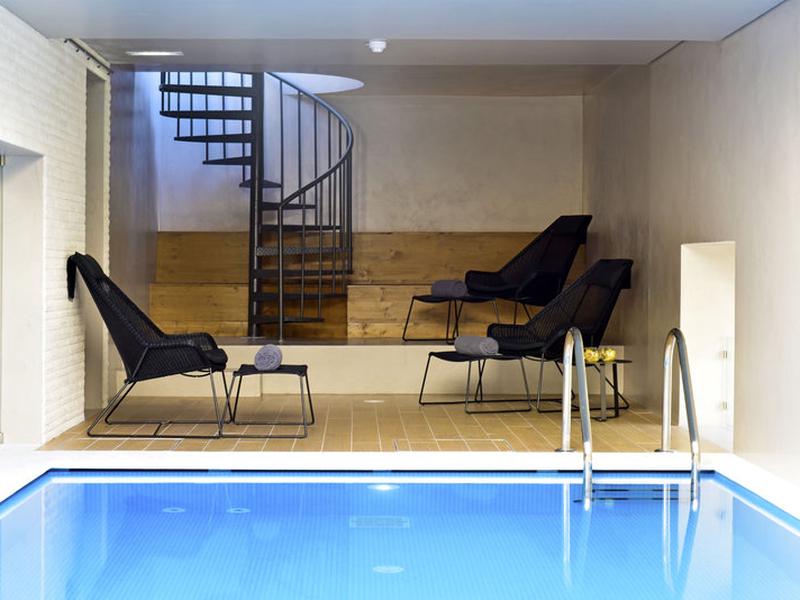 25EADE01C4B610D64E2DD3F8E990F932