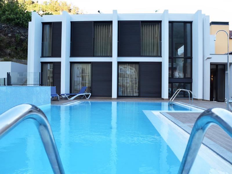 8B825BE902757B0684C1CD8DFB4B45D1