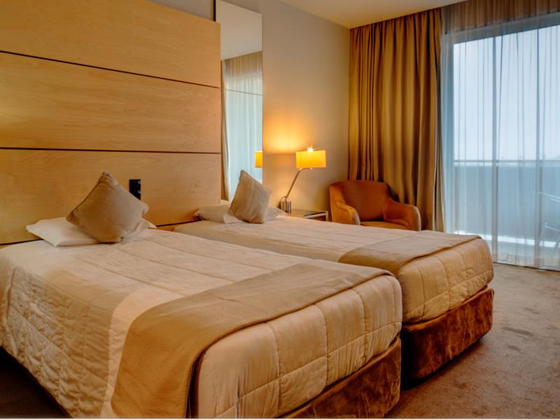 303E55A98348A4FEAFD7A7B4A4099019