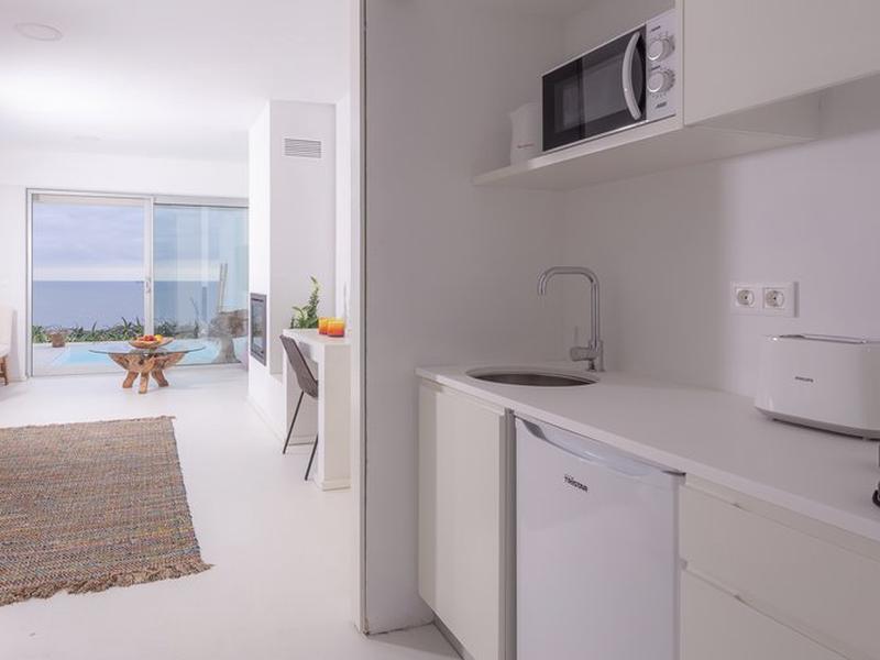 9BB10F009E0CF3517554A86856CAD1A3