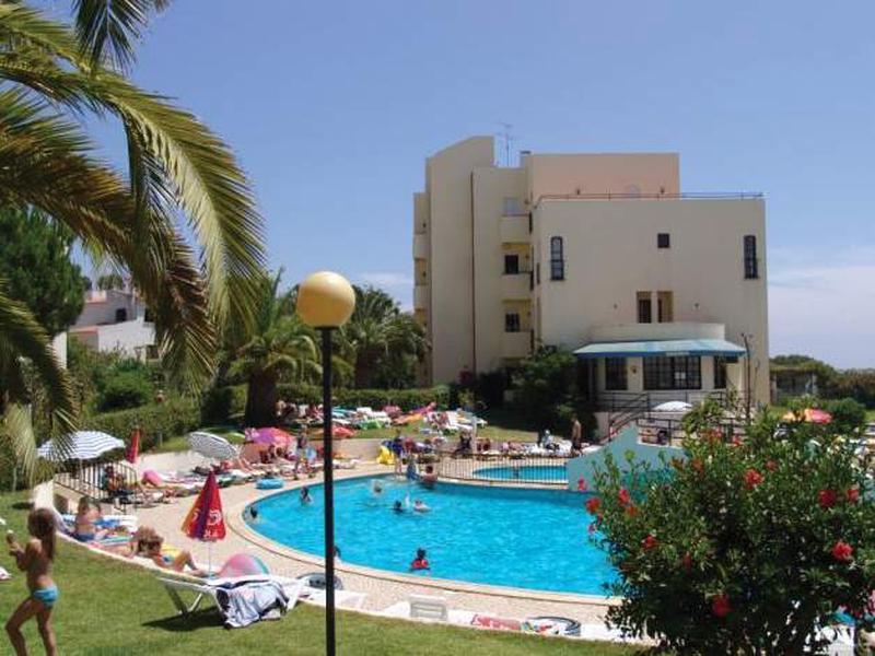 1EC40652FFF4409191D3DEA682891185