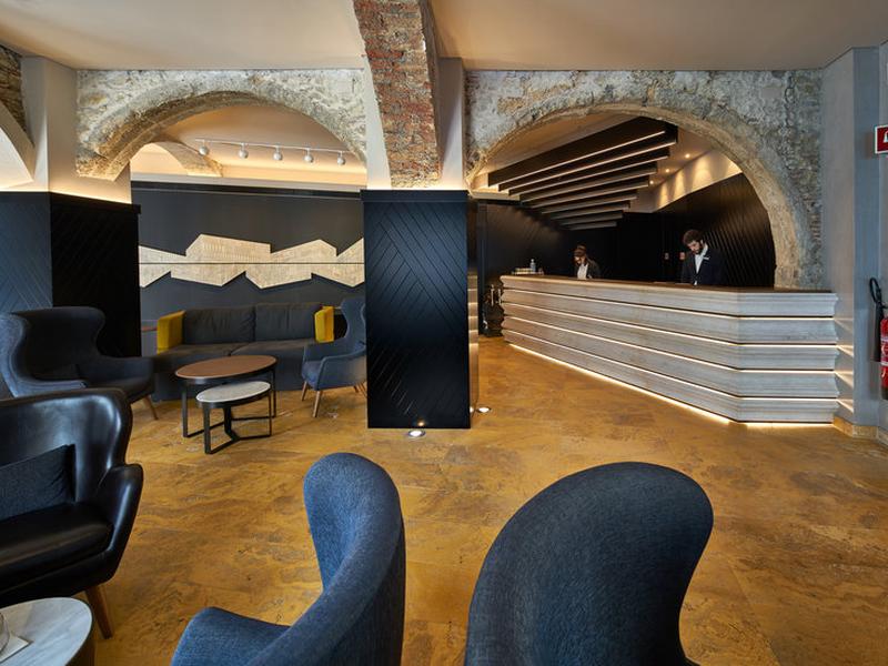 A38A12E00E2A1FAC27FC9D731EB1614D