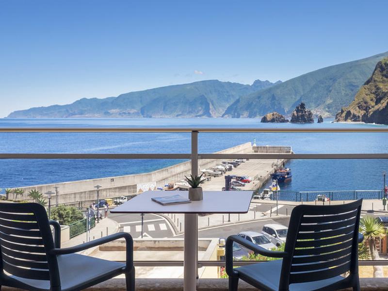 3C59FE5BE1237852DF7B4992AE6F8399