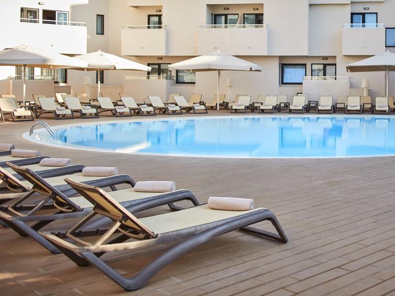 F9B1266B5683424444DD89C756449FF6