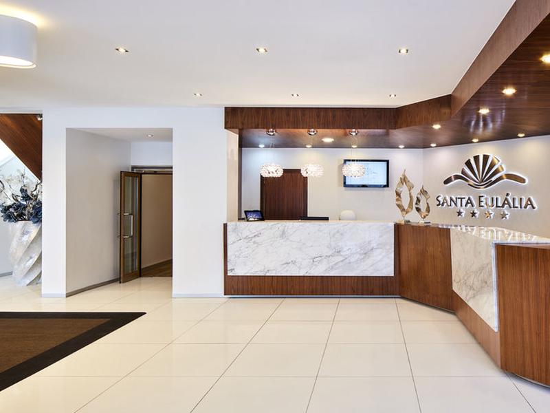 C25AA2B351E24DCA1804E27B57B12498