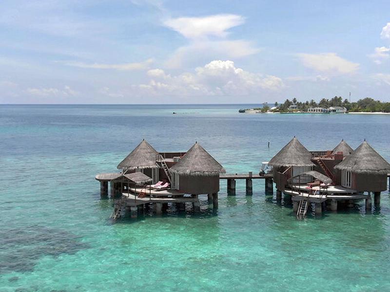 02841E8BB75D44B315C13F62E4A11B85