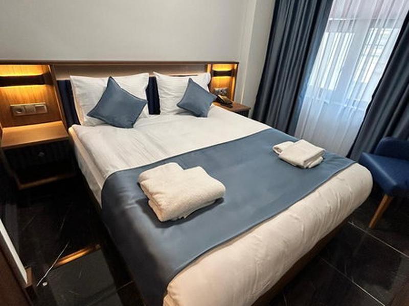 118D594B0AD77F5EEBEE2E5CA81A8372