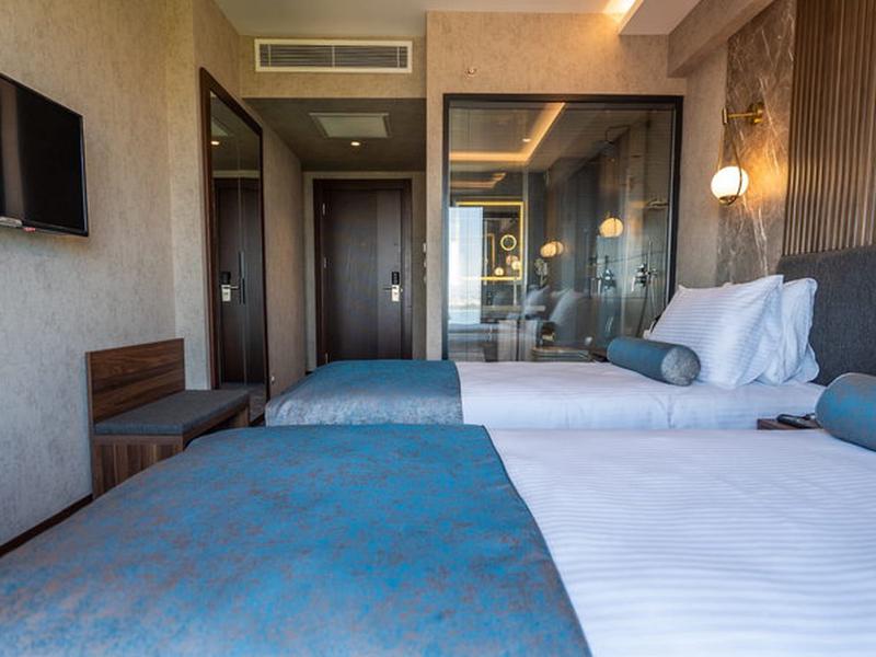 D415B7A57C2F4D8888DBF62E1619B81F