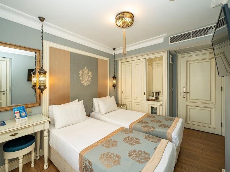 5F43435F26389BD17F0FA5815D245133