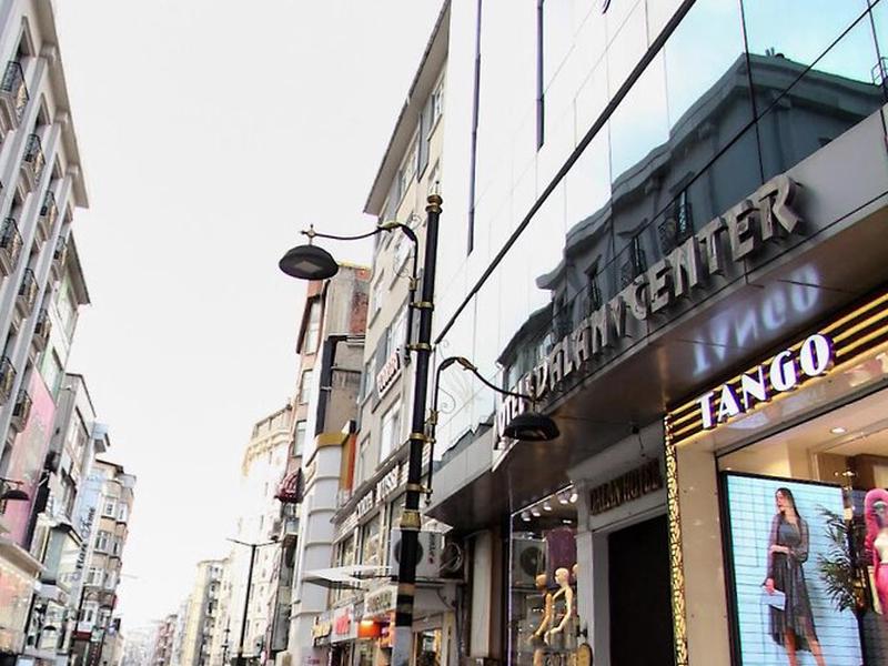 C9B8853D43E797B703F4879BD26FFB9F