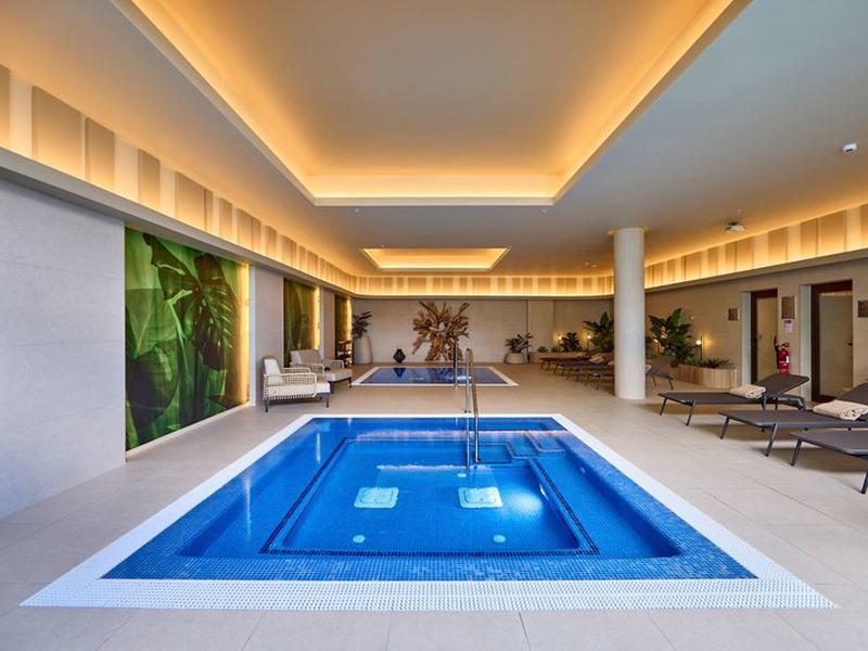 9EEE417B1A3F5F5F33E979C67B8FB04F