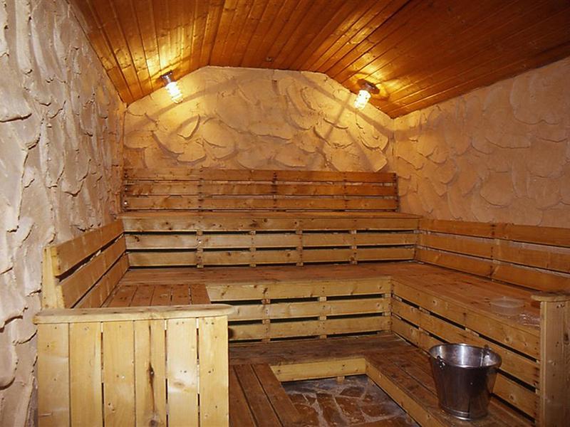 AA940DED865D9E9FA4C230747A384606