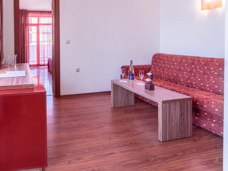 8F4E1E1763017EF1802E6E5C9BC21A66