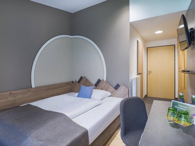 AD7498EAD03528564FA9CB8830E6C557