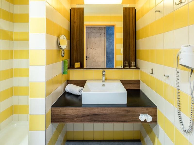 CEAB7FBBC0445926C5AC089FE7172854