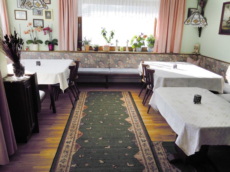 CFE8CD3C9FA2B013C0AAC37722054541