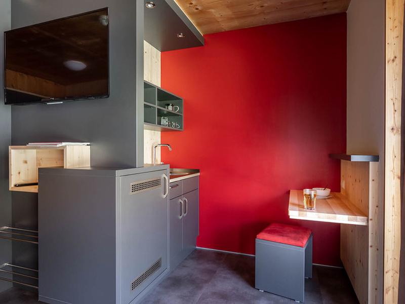 B8479395256D6A1D7509C853AB395706