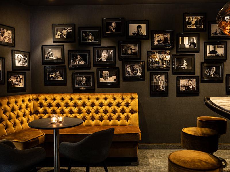 30690B76E03E09E3CB2FC0AA5F0215E6