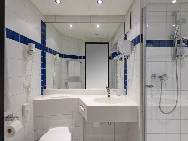 42D07281A54A530D2D574E2BA419CE4B