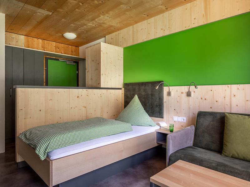 B54979268D36B9DC6DE53DF4D08D5449