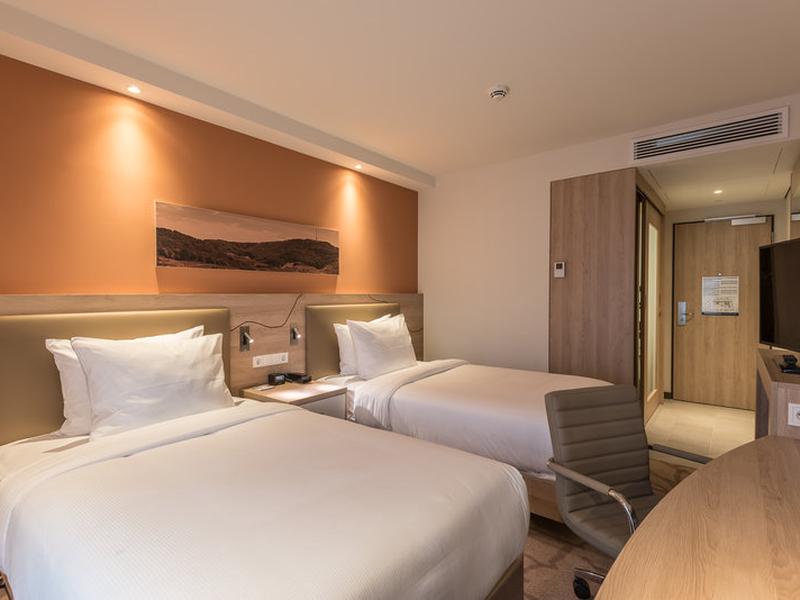 96AE6A2BB5E1A945321817A6AEFCF8C8