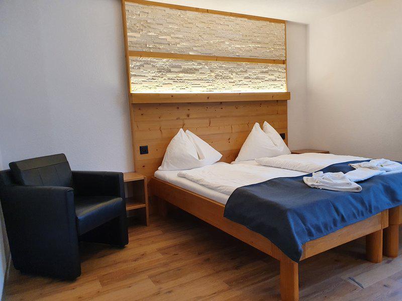 9EADEF55AC29E4726461CA7123C726A2