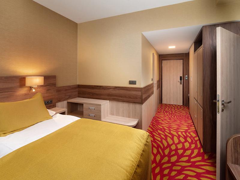 62B68815B338686AD56221F8CEE1D69A