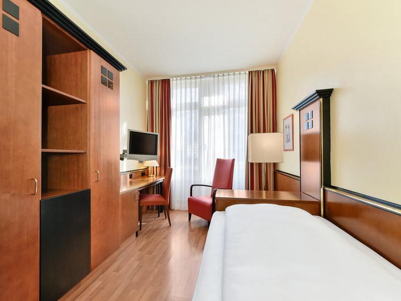 051FEBC11925CB7A3A813AC4EBA8C386