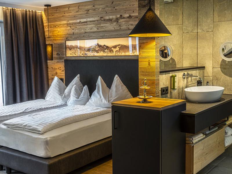 7511F280E5A8A91E5D45305E2F3602D5