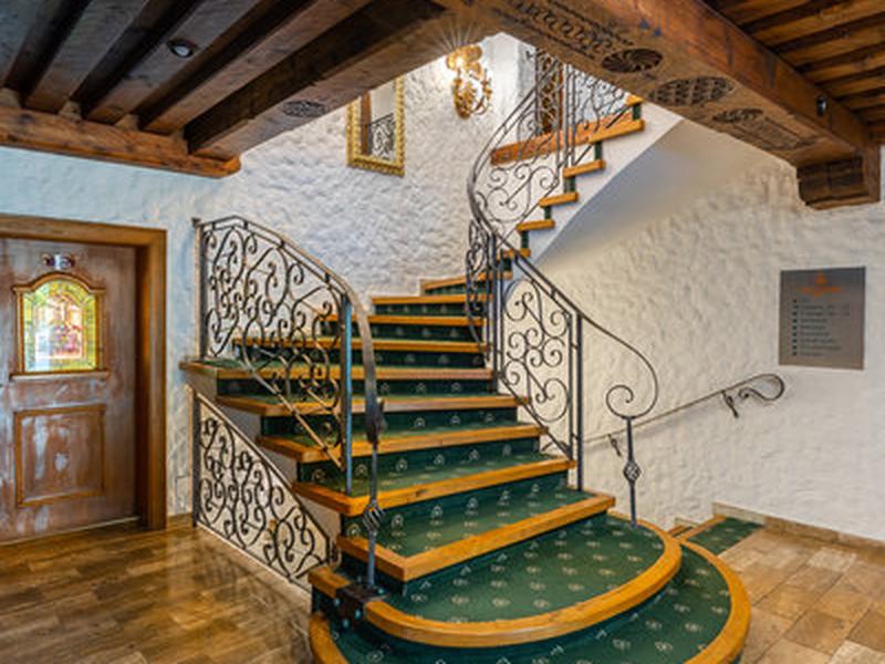 4C5AD9460DB727EBD5E215EE9A895998