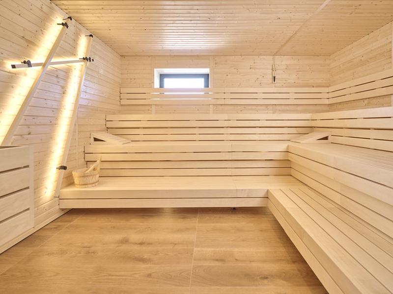 76907EC18126A769F11F675692164C0C