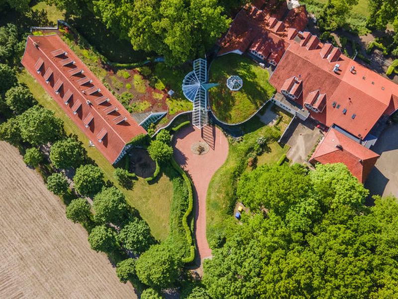 BFEC932202A53E4ADE0E7408B5A686AC